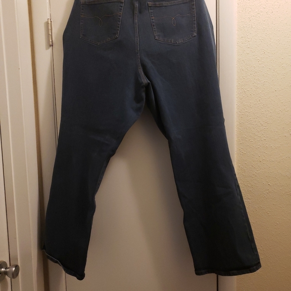 ❤️SOLD!❤️Lauren dark wash jeans - Picture 3 of 3